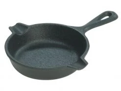 LODGE Grillpfanne als Aschenbecher oder Accessoire